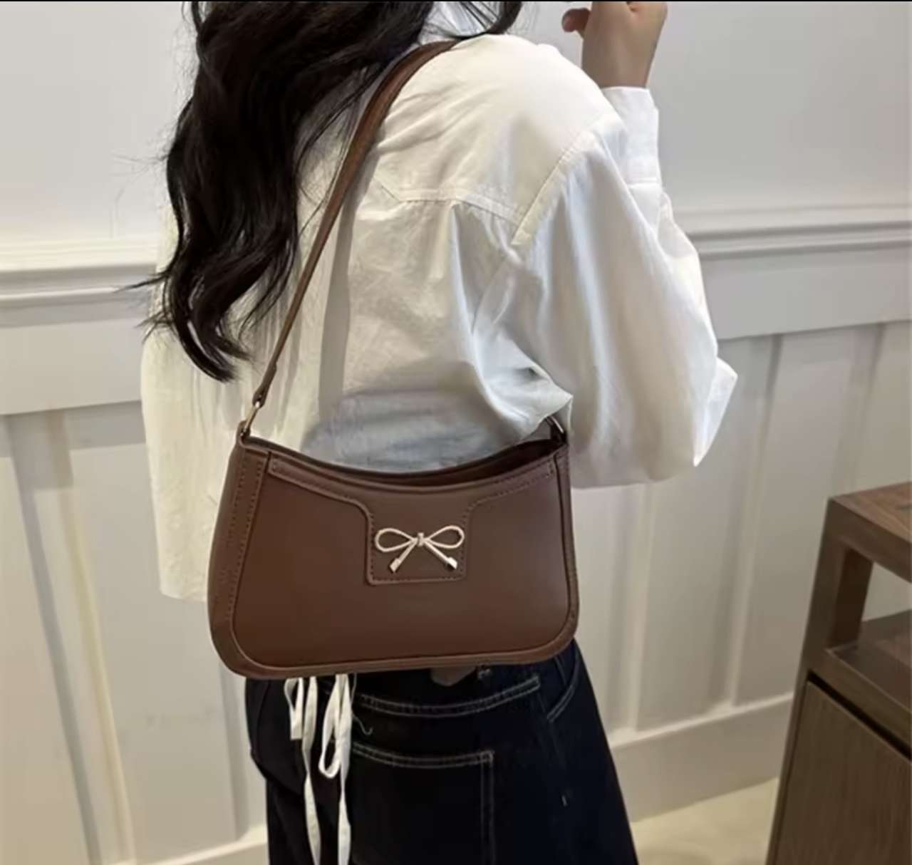 Stylish Shoulder Bag with Metal Bow Decoration, Versatile Underarm Bag, Classic Brown and Black Bagu