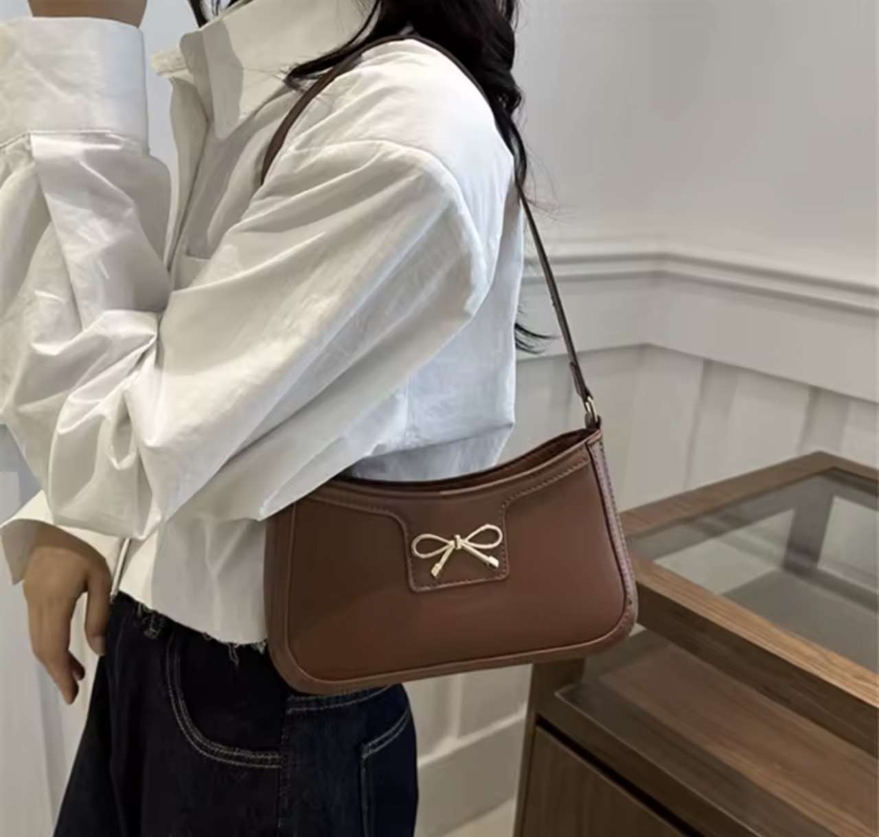 Stylish Shoulder Bag with Metal Bow Decoration, Versatile Underarm Bag, Classic Brown and Black Bagu