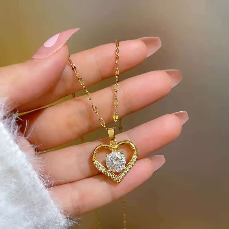 FEMALE NECKLACE 