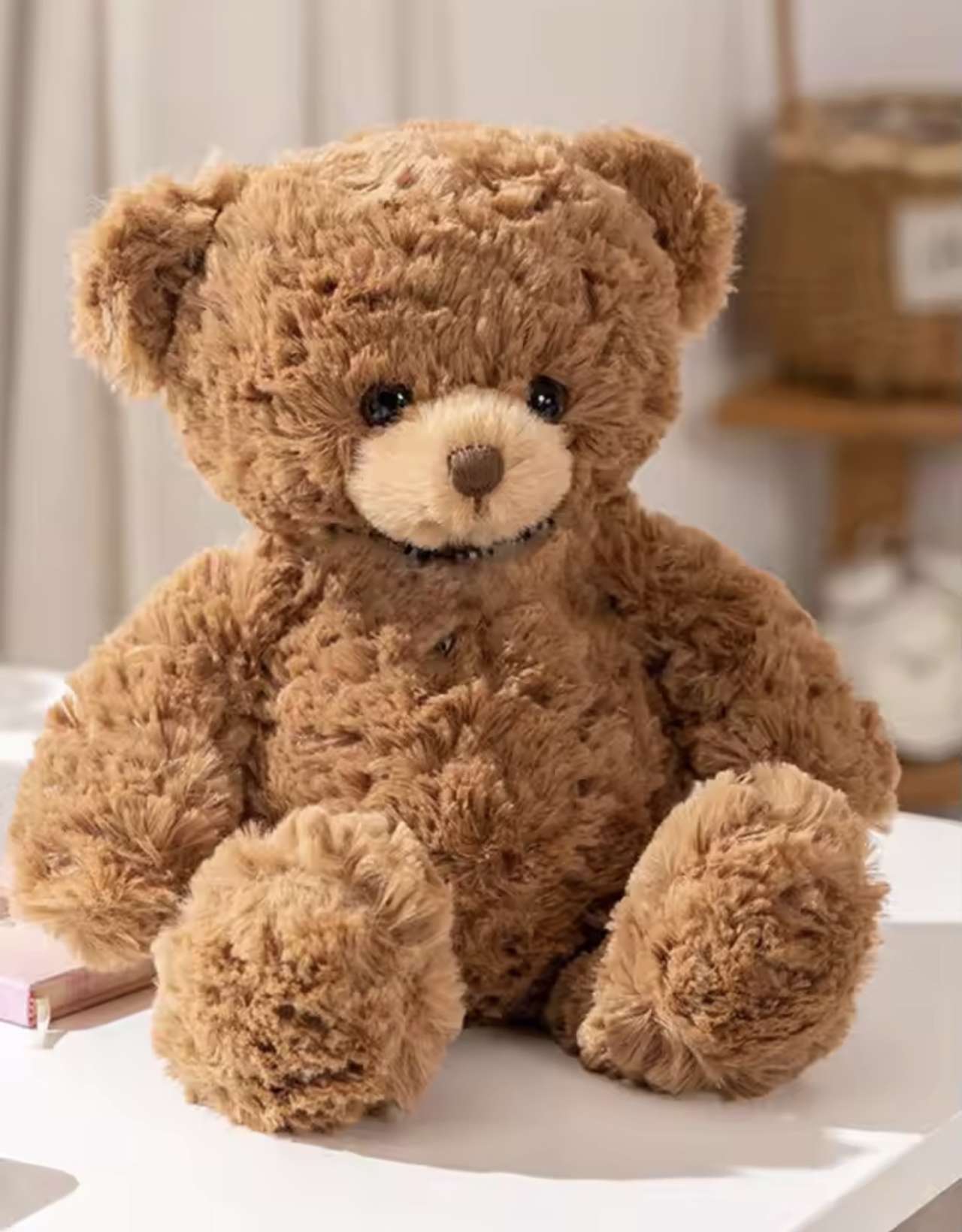Short plush cuddle bear