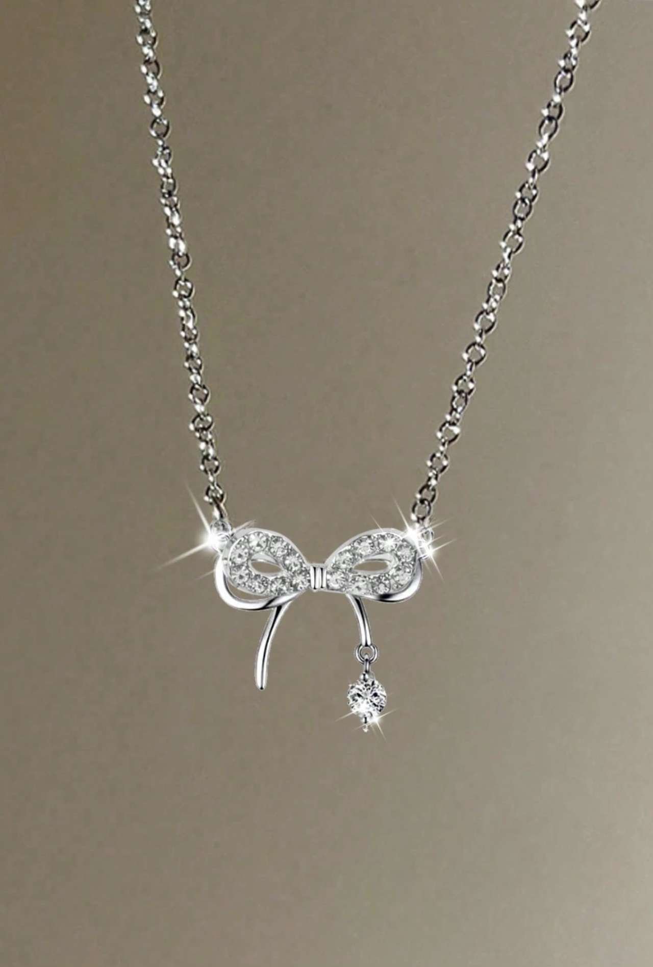 Stylish Rhinestone Bowknot Pendant Necklace, Delicate Clavicle Chain, Minimalist Design, Versatile