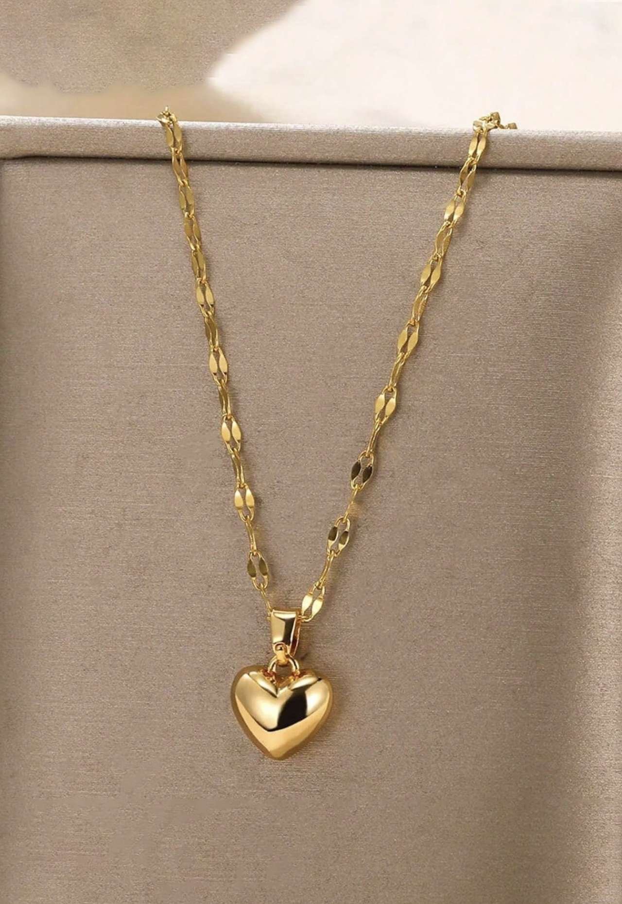 Stainless Steel Gold-Tone Beloved Charm Pendant Necklace For Women, New Fashion Choker Necklace Jewe