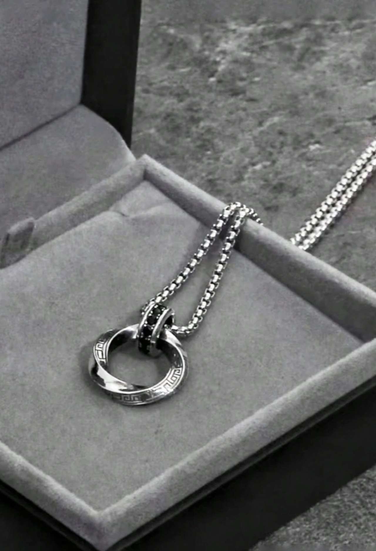 1pc Vintage Möbius Ring Pendant Necklace, Personalized, Suitable For Men And Women Daily, Party, Fes