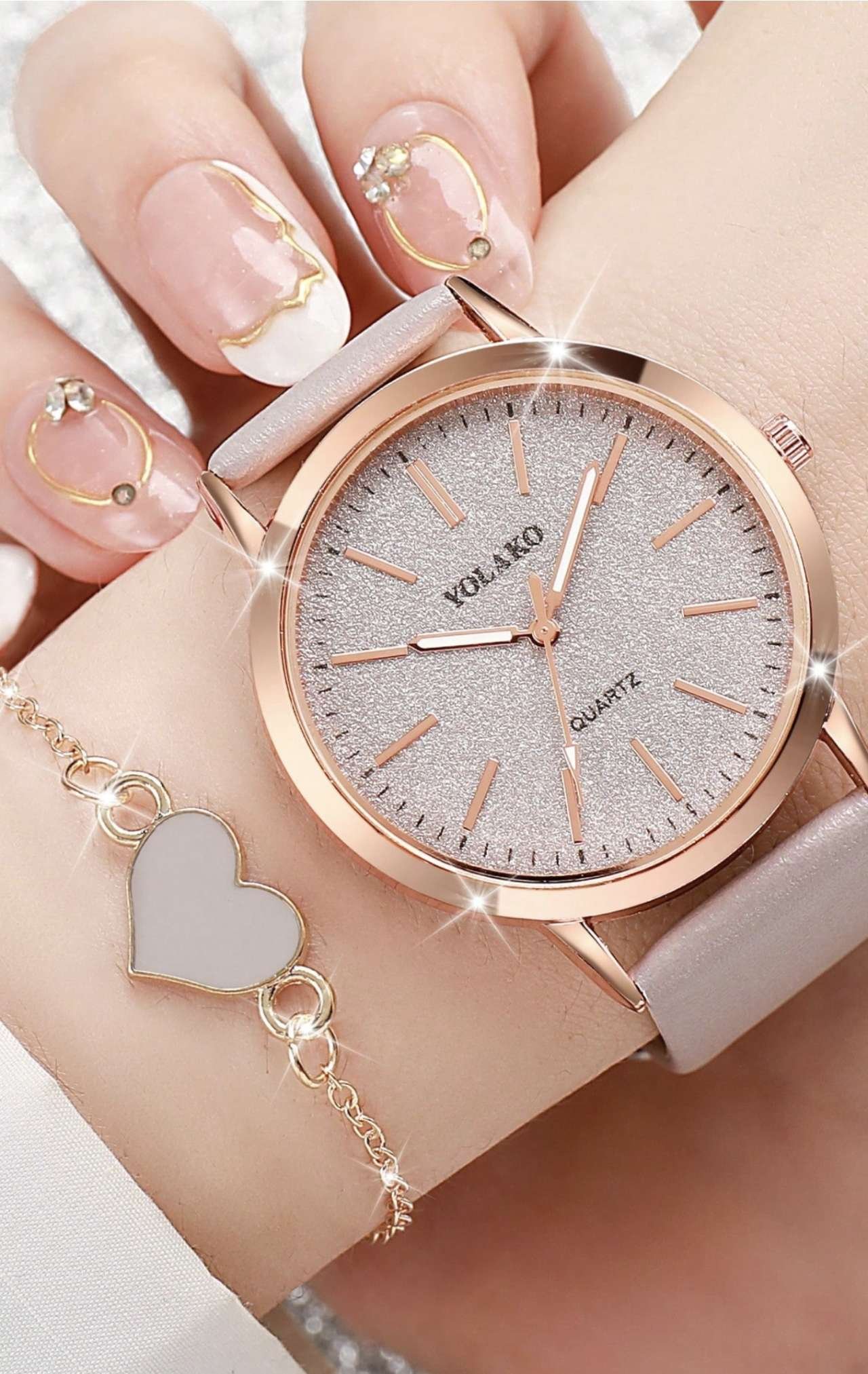 2pcs/Set Women's Fashion Simple Scale Dial Classic Elegant Quartz Wrist Watch + Heart-Shaped Bracele