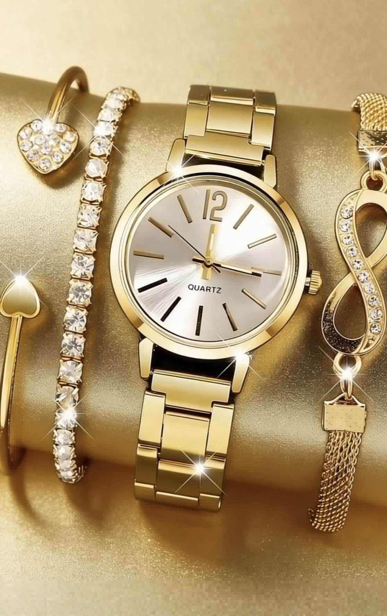 This 4-Piece Women's Rose Gold Stainless Steel Watch Set Features A Stylish And Casual Design, A Cla