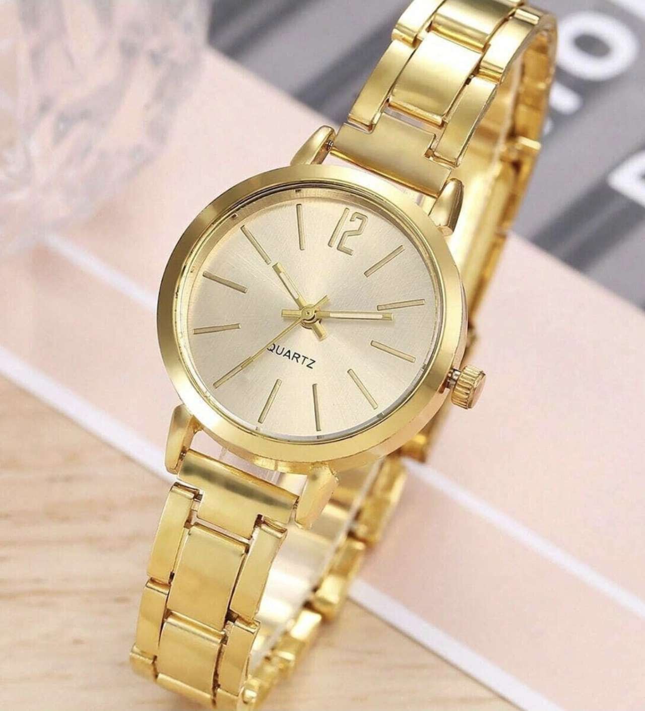 2pcs/Set Ladies Watch Gold Watch Alloy Quartz Women's Watch With Steel Band & Love Bracelet Design
