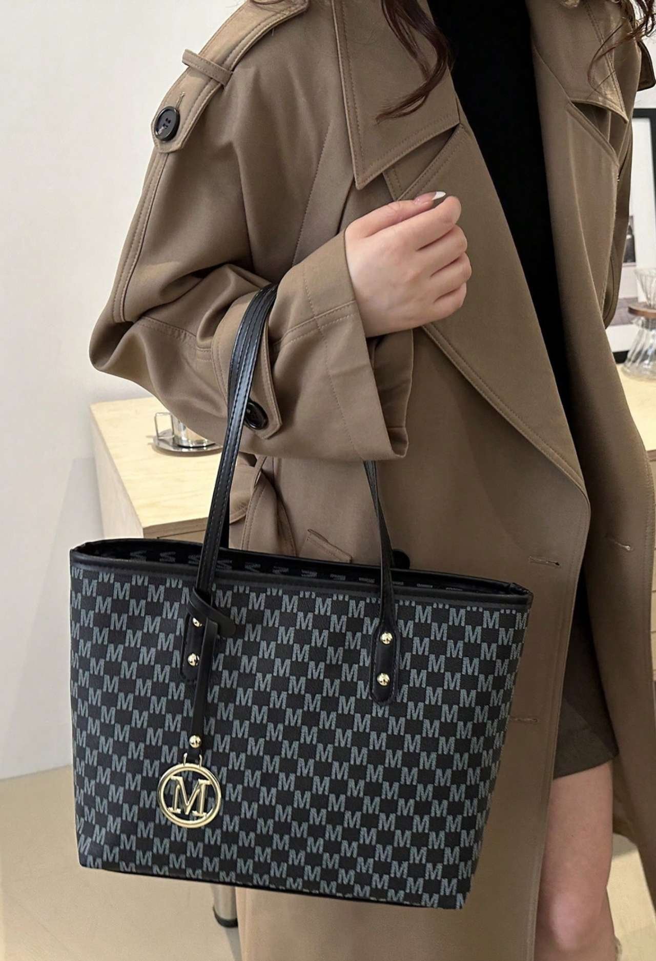 EMERY ROSE New Fashion Women's Large Capacity Full Body Print Design Letter Pattern Decoration Desig