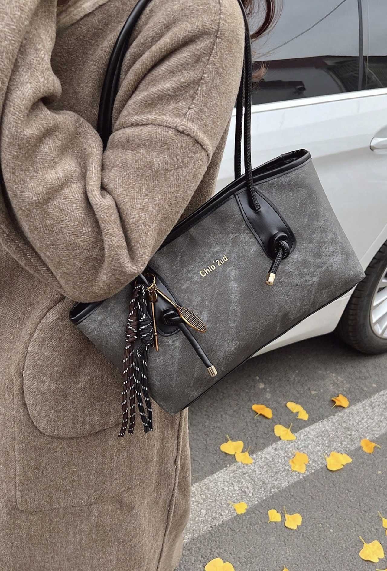 Solid Color PU Leather Retro Simple Versatile Women's Tote Bag, Large Capacity Daily Travel Must-Hav