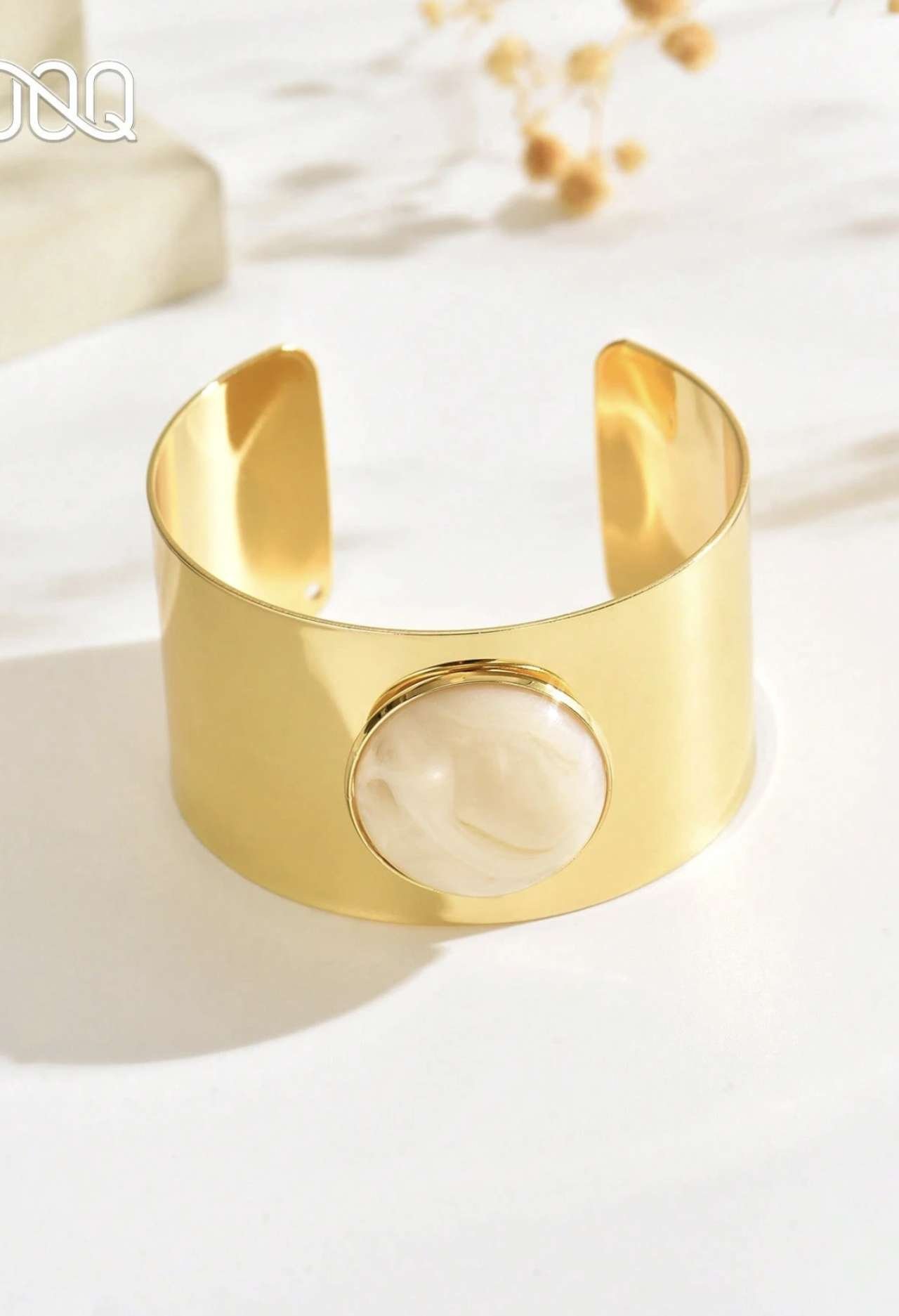OOQ 1pc Minimalist Casual Style Wide Band Inlaid Round White Faux Gemstone Women's Bracelet, Open Ad