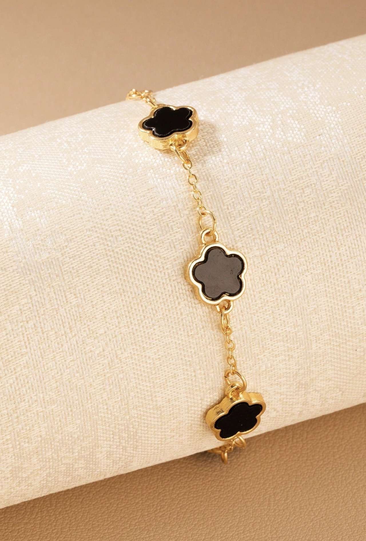 1pc Fashion Minimalist 5-Petal Flower Design Classic Women Bracelet, Suitable For Daily Wear, Best G
